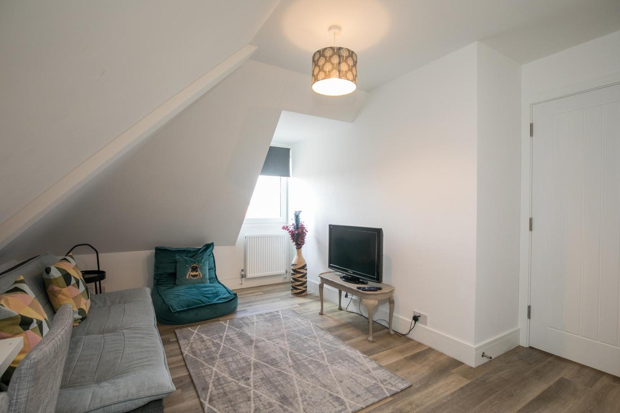 Entr - Modern Apartments In Уиндзор Екстериор снимка