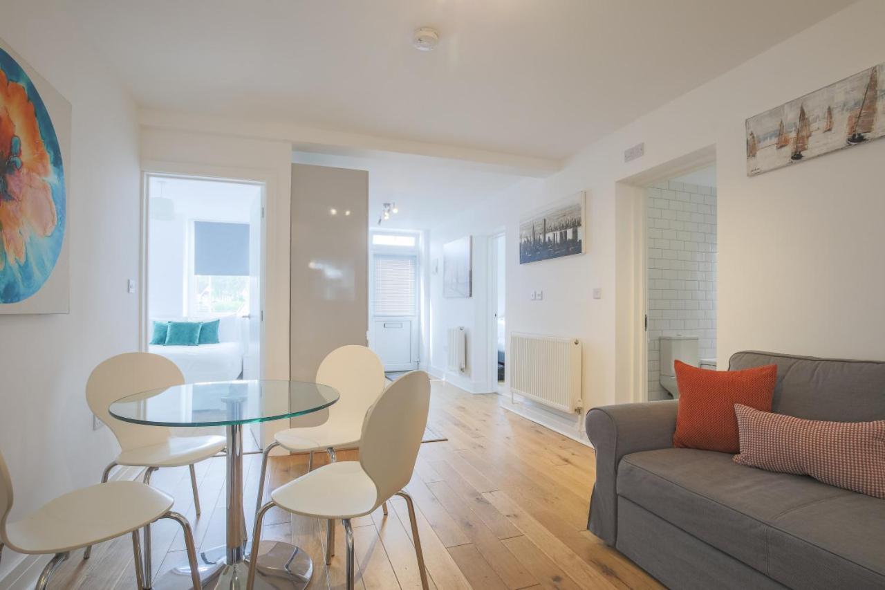 Entr - Modern Apartments In Уиндзор Екстериор снимка