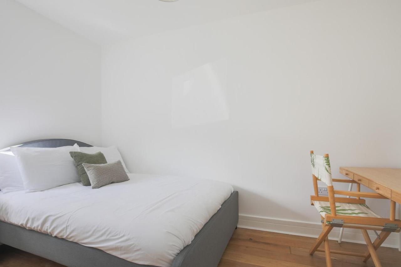 Entr - Modern Apartments In Уиндзор Екстериор снимка
